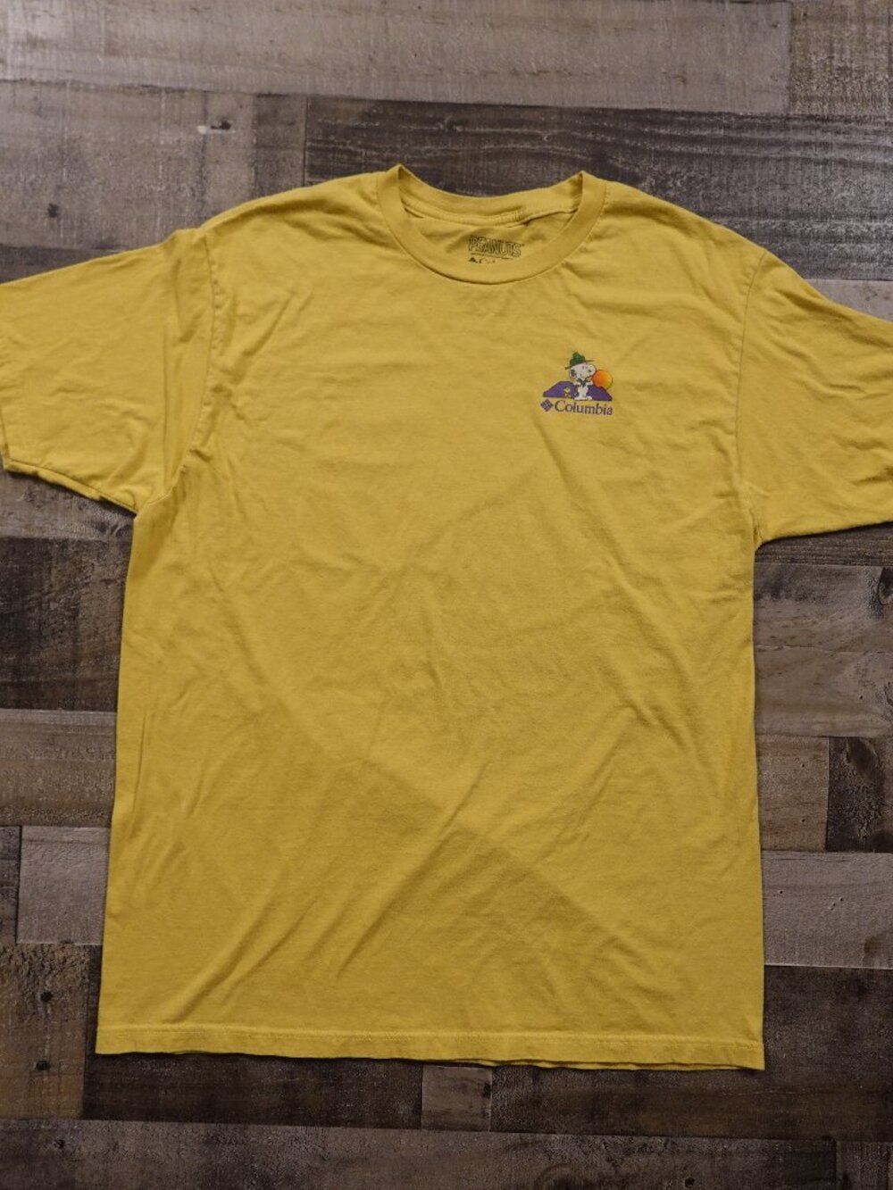 Columbia x Peanuts Snoopy The Great Outdoors T-Shirt Men’s Large Yellow